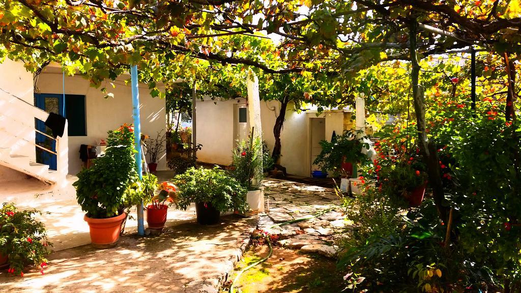 The Grandfather'S Room Himare Exterior foto